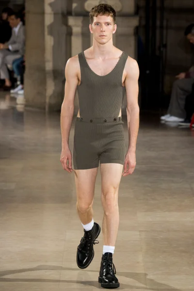 Look 9